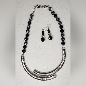 Chic Black and Silver Necklace Set